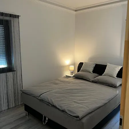 Fenyozug Vendeghaz Apartmán Pócsmegyer